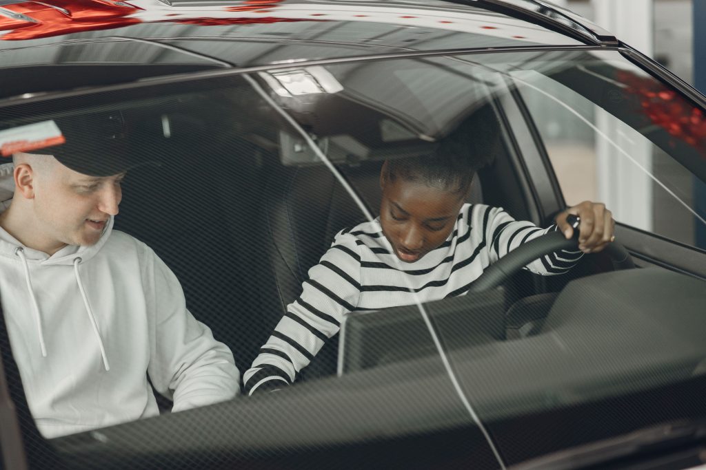 Auto-école programme de formation : combien d&rsquo;heures te faut-il vraiment ?