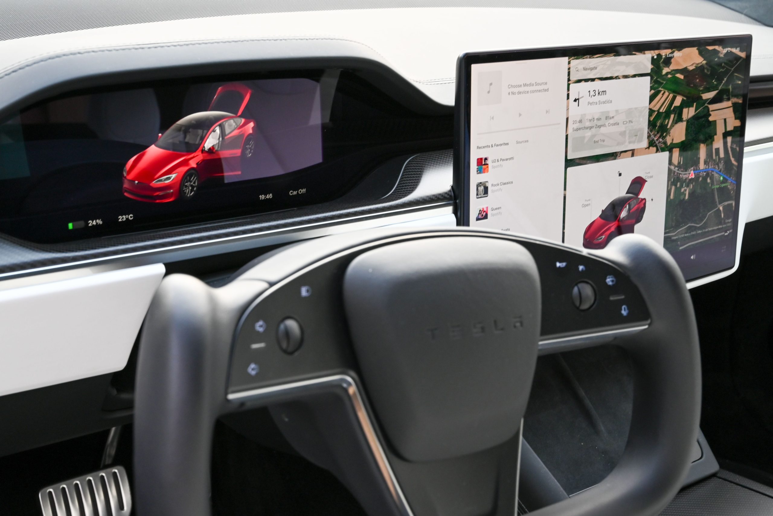 Intérieur électrique volant innovant écrans tactiles