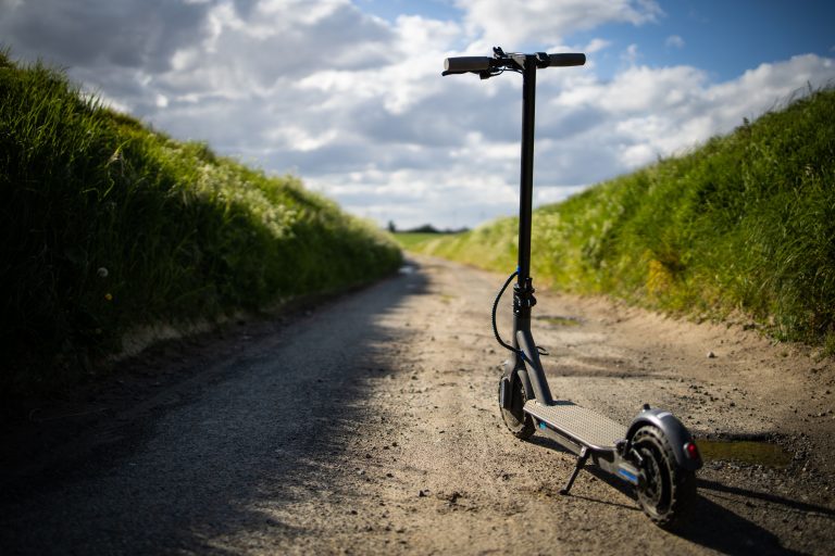 Comment choisir ta trottinette électrique tout terrain sans te tromper ?