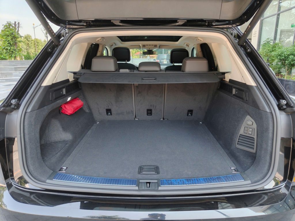 Quel volume de coffre offre vraiment le Peugeot 5008 ?