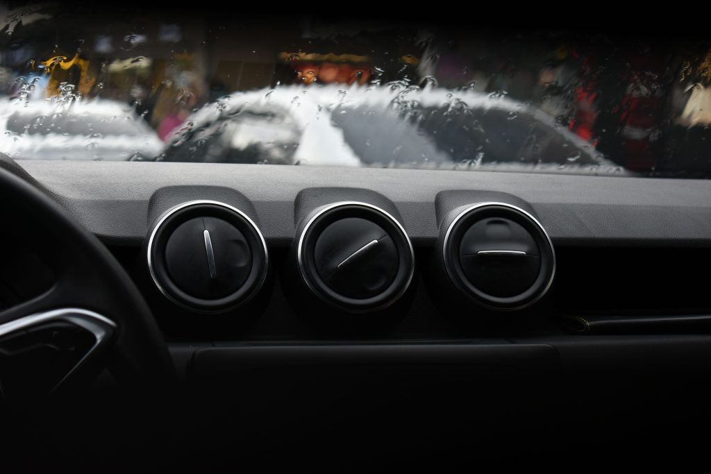 Pourquoi la ventilation souffle de l&rsquo;air chaud au lieu du froid ?
